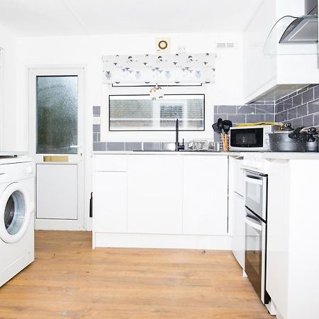 เคว็อค เวล พาร์ค Villa Lasswade ภายนอก รูปภาพ