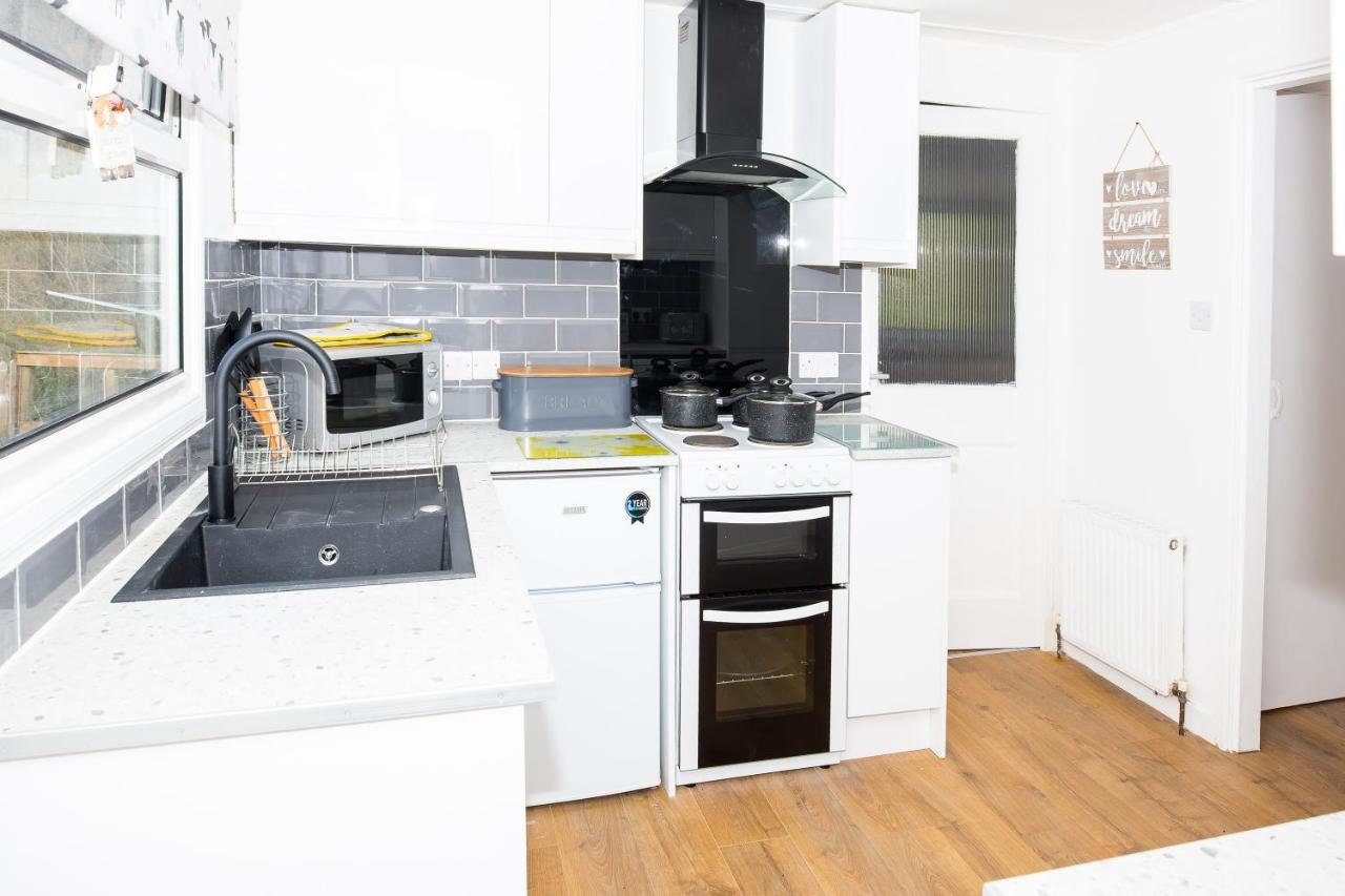 เคว็อค เวล พาร์ค Villa Lasswade ภายนอก รูปภาพ